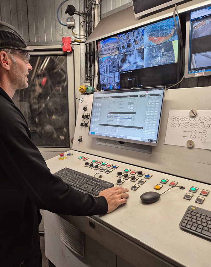 Operatør ved kontrolanlæg